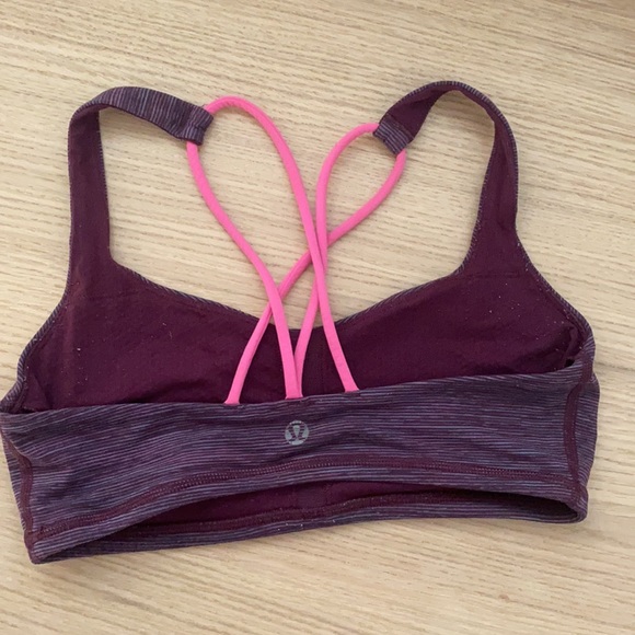 Lululemon Sports Bra - size 4 - Picture 2 of 2